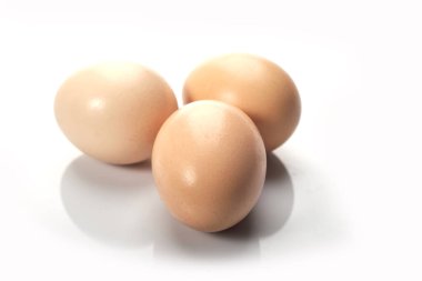 Satır Yumurtaları izole edilmiş beyaz arkaplan