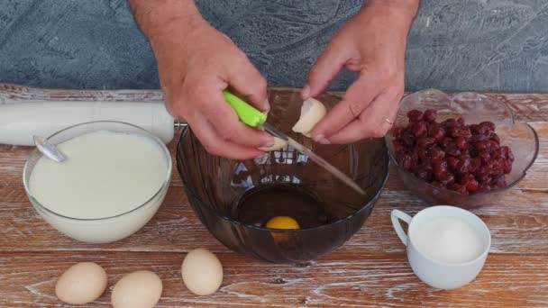 Cook Breaks Raw Egg Iron Bowl Separates Yolk Protein — Stock Video