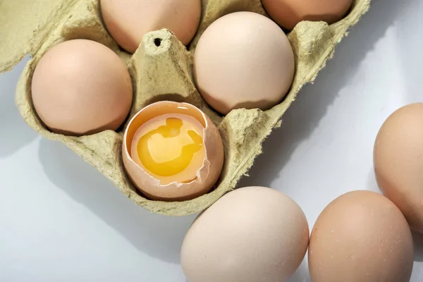 Primer Plano Los Huevos Dibujos Animados Sobre Fondo Blanco Huevos —  Fotos de Stock