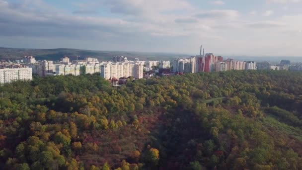 Napnyugtakor Rálátás Városra Gyönyörű Őszi Városi Táj Kishinev Moldovai Köztársaság — Stock videók
