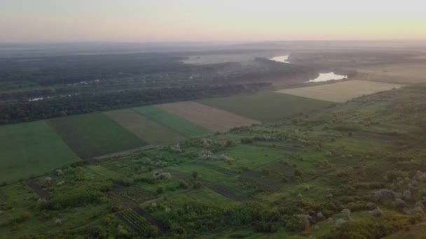 Yavaşça Bir Nehir Kıyısına Bakıyorum Dinyester Sabah Güneşiyle Kaplı Küçük — Stok video
