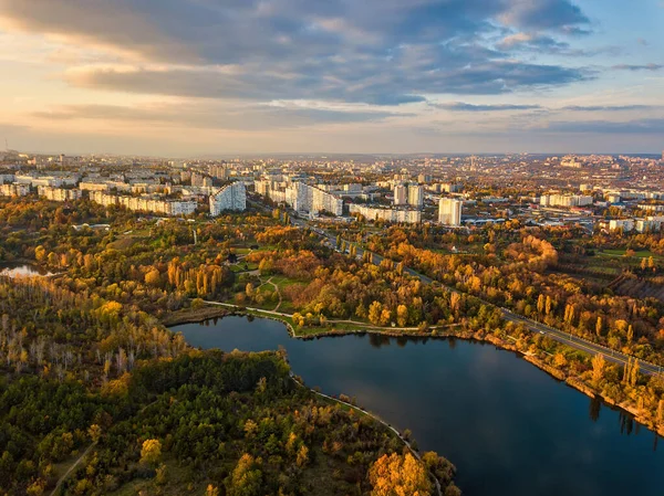 Aerial View Lake Park Autumn Trees Kishinev Moldova Epic Aerial — Stock Photo, Image