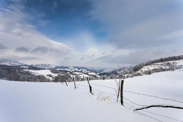 Winter in mountains — Stock Photo, Image