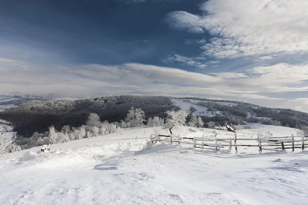 Inverno in montagna — Foto Stock