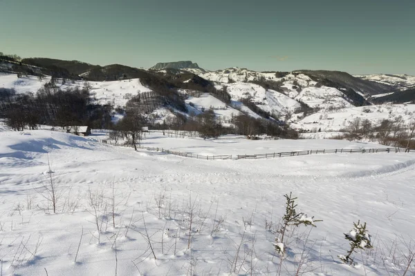 Invierno en montañas —  Fotos de Stock