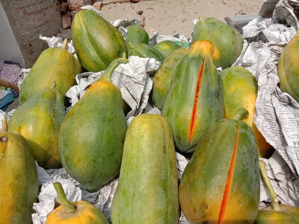 Smaczne Zdrowe Kolorowe Papaja Akcji Sklepie — Zdjęcie stockowe