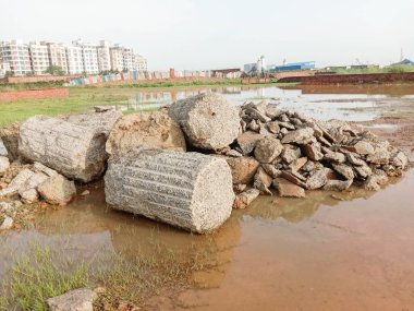 İnşaat Yanındaki Kahverengi Taş Stoku