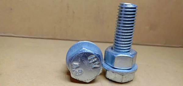 販売のための鉄製のナットとボルトの閉鎖 — ストック写真