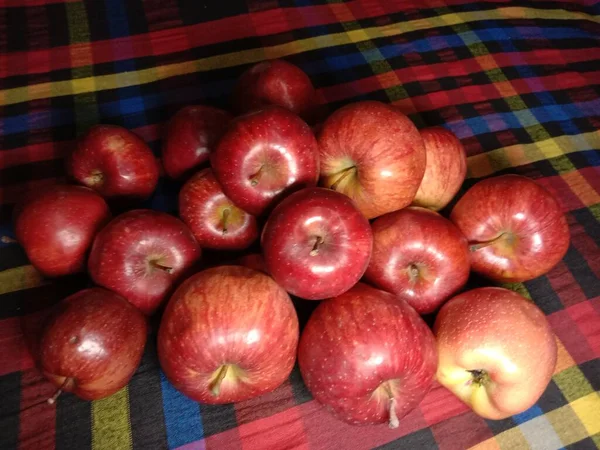 Tasty Healthy Red Colored Apple Stock Shop Sell — Stock Photo, Image