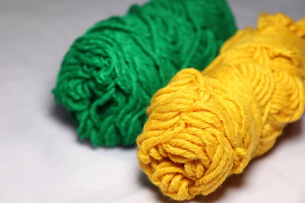 Green Orange Colored Yarn Closeup White Background — Stock Photo, Image