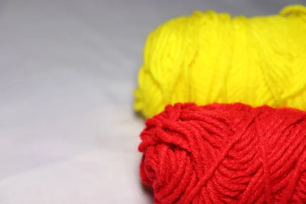 Red Yellow Colored Yarn Closeup White Background — Stock Photo, Image