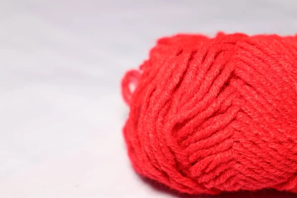 Red Colored Yarn Closeup White Background — Stock Photo, Image