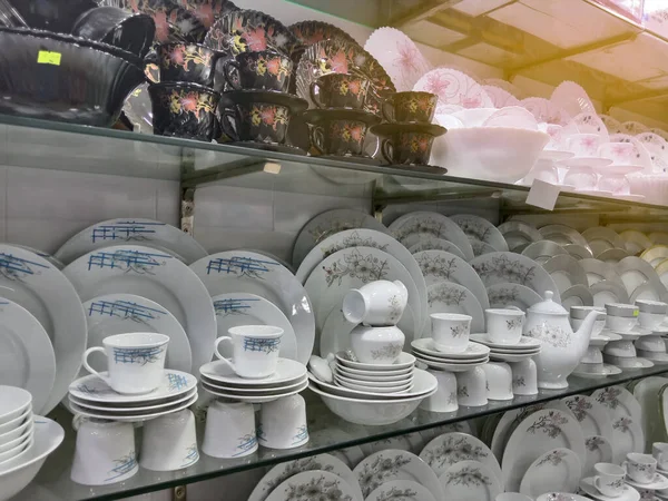Keramik Geschirr Lager Auf Shop Zum Verkauf — Stockfoto