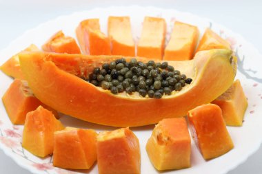 Lezzetli ve sağlıklı papaya tohumu ile barışı kesti.