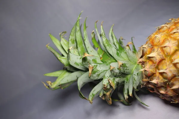 Gustoso Sano Primo Piano Ananas Sfondo Bianco — Foto Stock