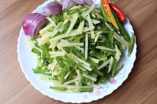 Gemischtes Rohes Gemüse Auf Dem Teller Zum Kochen — Stockfoto