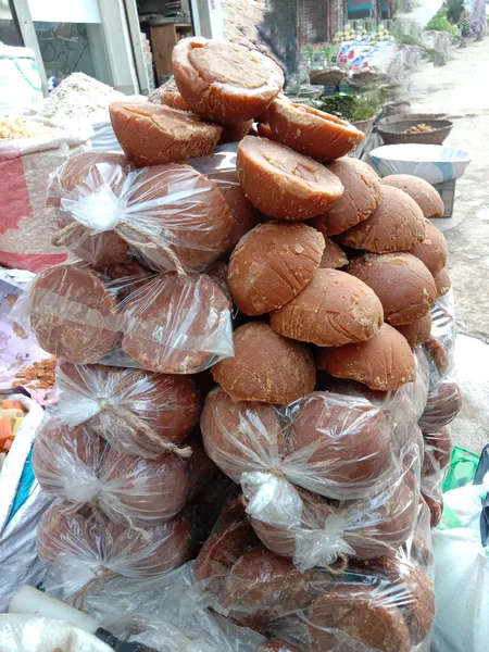 Lezzetli ve tatlı hurma pekmezi stoku