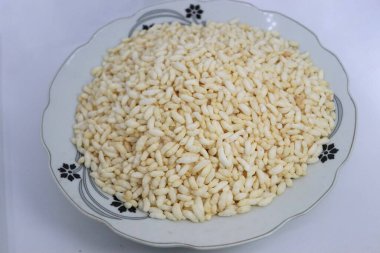 Lezzetli ve sağlıklı pilav stoku tabakta.