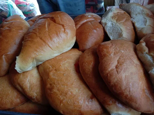 Lezat Dan Sehat Roti Stok Pada Latar Belakang Putih — Stok Foto