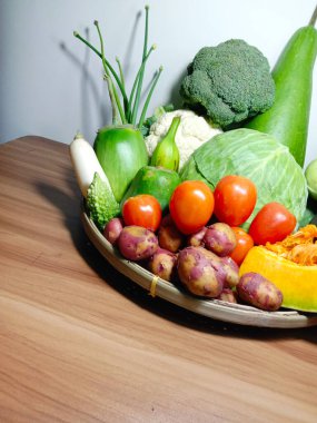 Piyasada taze ve sağlıklı sebze stoğu