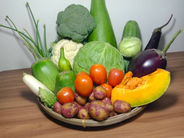 Piyasada taze ve sağlıklı sebze stoğu