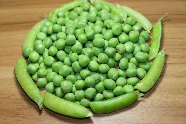 Savoureux Sain Pisum Sativum Stock Sur Table Bois — Photo