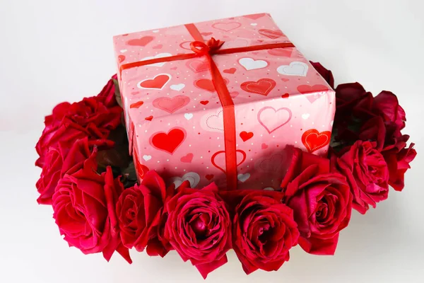 Valentinstag Geschenkbox Mit Rose Für Die Liebe — Stockfoto