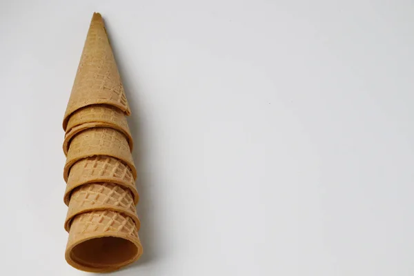Νόστιμο Παγωτό Χωνάκι Απόθεμα Γκρι Φόντο — Φωτογραφία Αρχείου