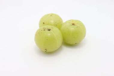 Lezzetli ve sağlıklı bektaşi üzümü beyaz arka planda yakın plan