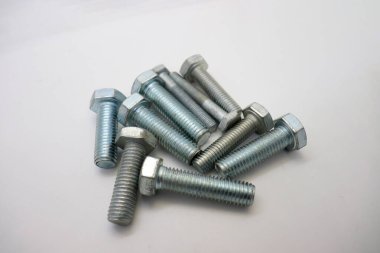 satış için beyaz arka planda fındık yakın plan