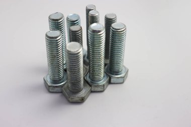 satış için beyaz arka planda fındık yakın plan