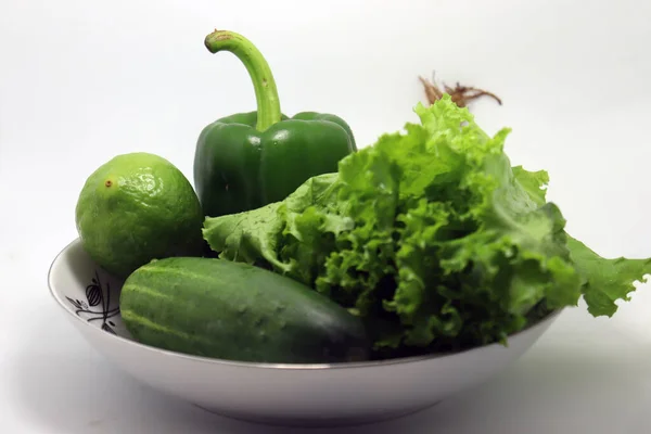 Capsicum Colorido Verde Saboroso Saudável Com Pepino Limão Alface — Fotografia de Stock