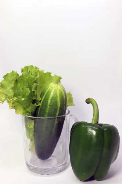 Capsicum Colorido Verde Saboroso Saudável Com Pepino Alface Vidro — Fotografia de Stock