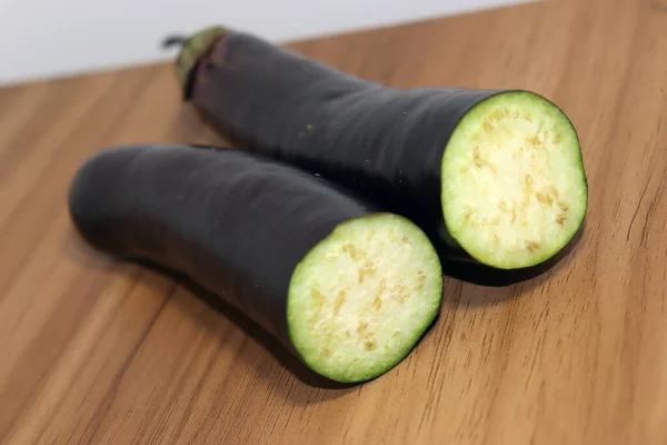 Saboroso Saudável Violeta Colorido Brinjal Mesa Madeira Para Cozinhar — Fotografia de Stock