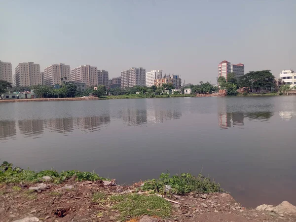 Lago Para Cosecha Peces Ciudad Con Vista Cielo —  Fotos de Stock