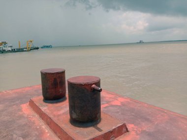 Yolcu ve seyahat için nehirde kalın.