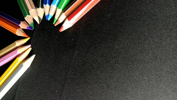 Többszínű Ceruza Állomány Fekete Háttér — Stock Fotó