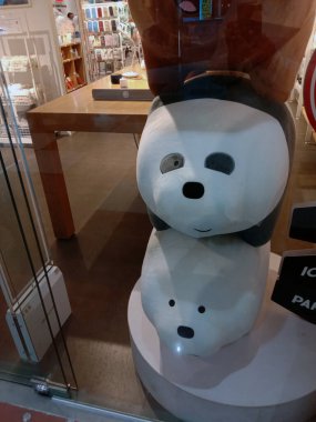 Siyah beyaz oyuncaklar satılık.