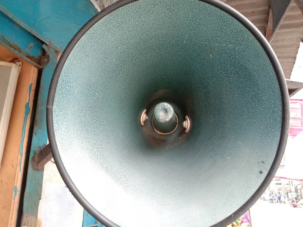 Outdoor Amplifier Speaker Aluminum Broadcasting Big Horn Speaker — Stock Photo, Image