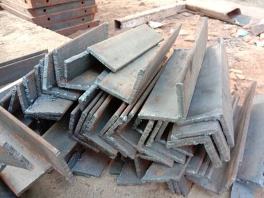 Demir çubuk demir duvar deposunda