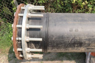 Eklem sökme, genellikle çift kanatlı, vanalar, pompalar veya kanatlı boru hatları gibi ekipmanların kurulumunu, kaldırılmasını ve bakımını sağlayan özel bir boru tesisatıdır.