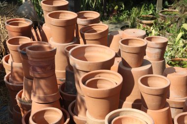 Terracotta saksıları satılık.