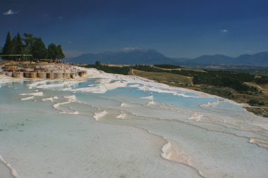 Gezi için Türkiye nin turistik gölet, teraslar dağlarda