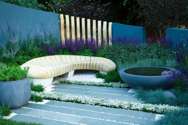 Veranda alan ile huzurlu Bahçe peyzaj