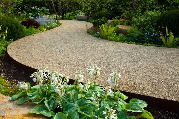 Linda paisagem jardim de verão — Fotografia de Stock