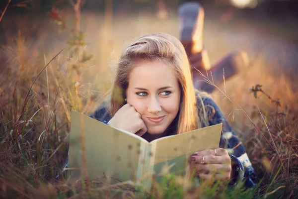 Beautiful girl with funny expression — Stock Photo, Image