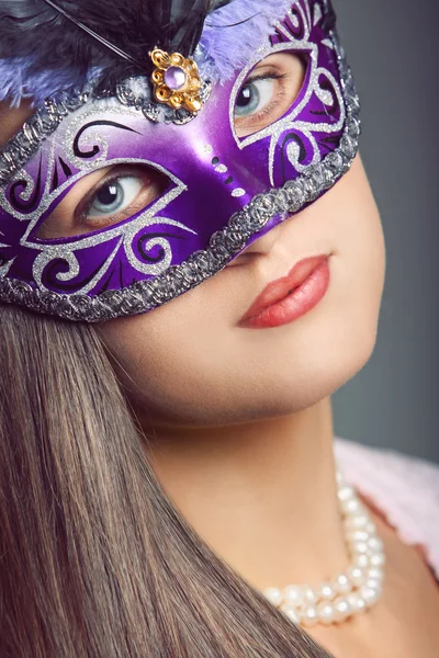 Retrato de belleza con máscara veneciana — Foto de Stock