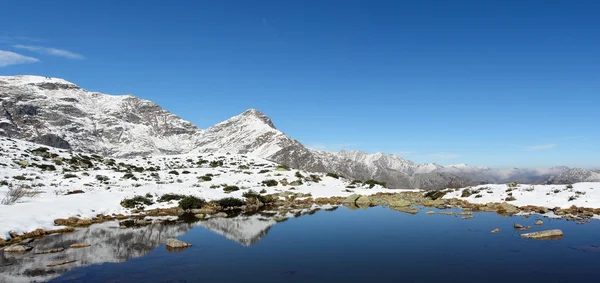 Panorámás nagy hegyi táj — Stock Fotó