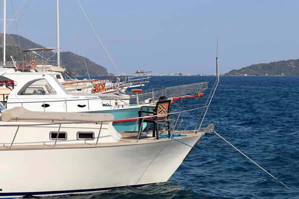 Yachten Der Bucht Von Marmaris Vor Dem Hintergrund Von Berginseln — Stockfoto