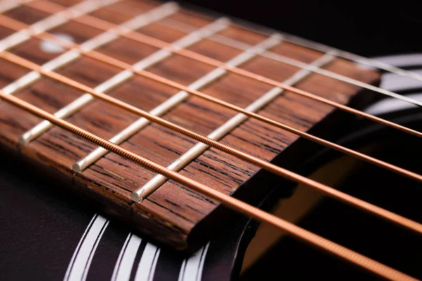 Cuerdas Guitarra Negra Amarilla Cerca Macrofotografía —  Fotos de Stock